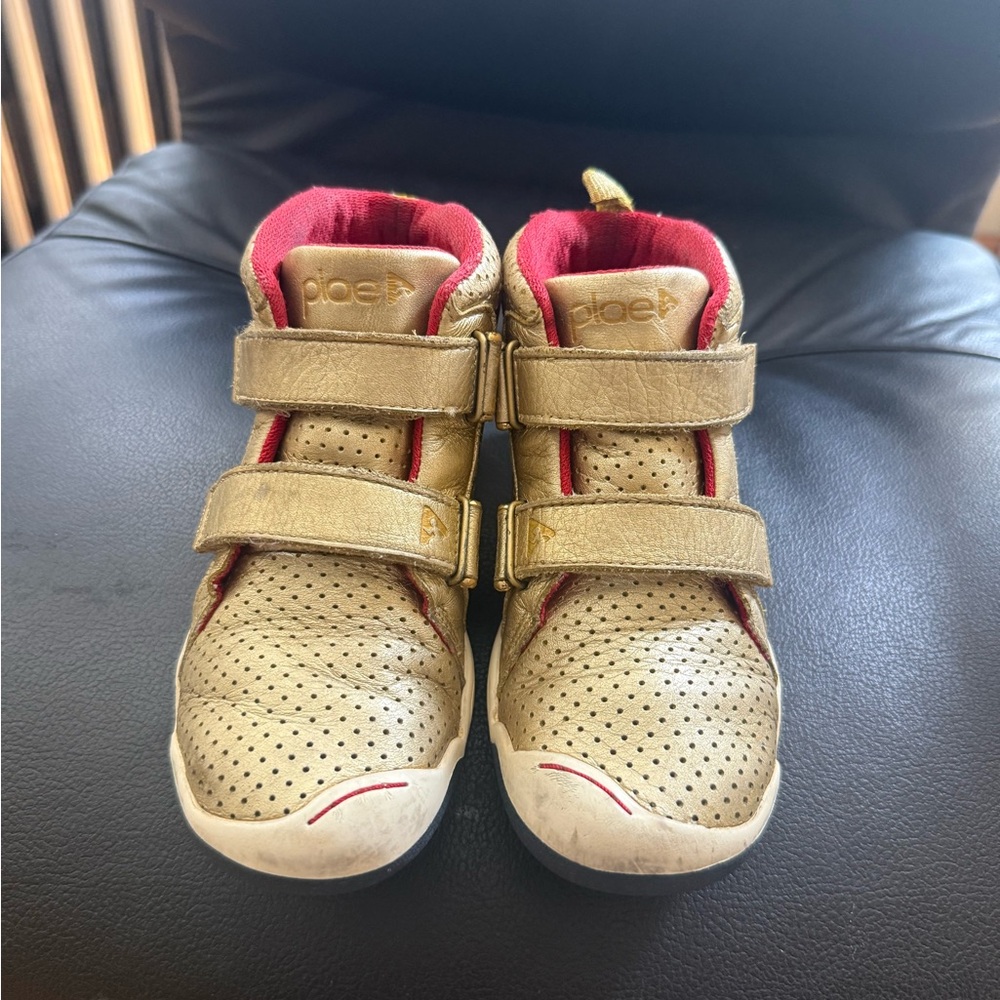 PLAE Kids Sneakers in Gold and Red size 13.5